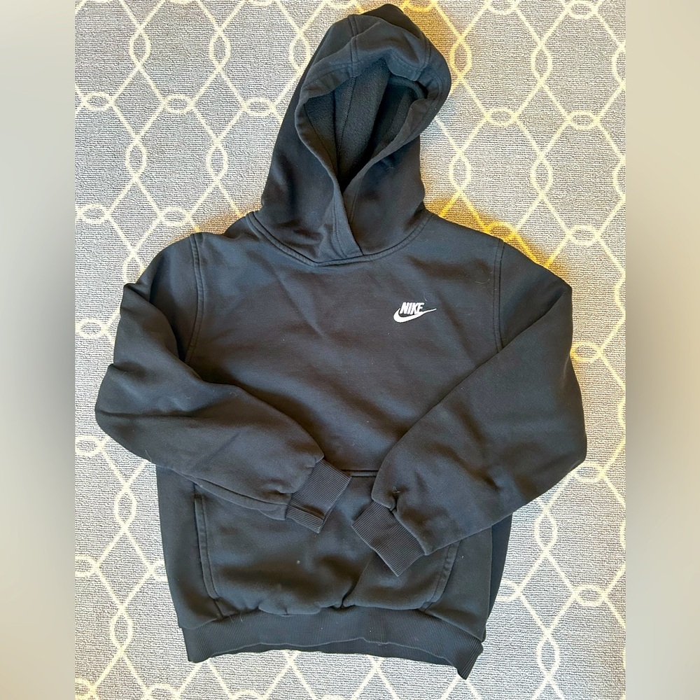 Kids like new Nike hoodie. Excellent condition.